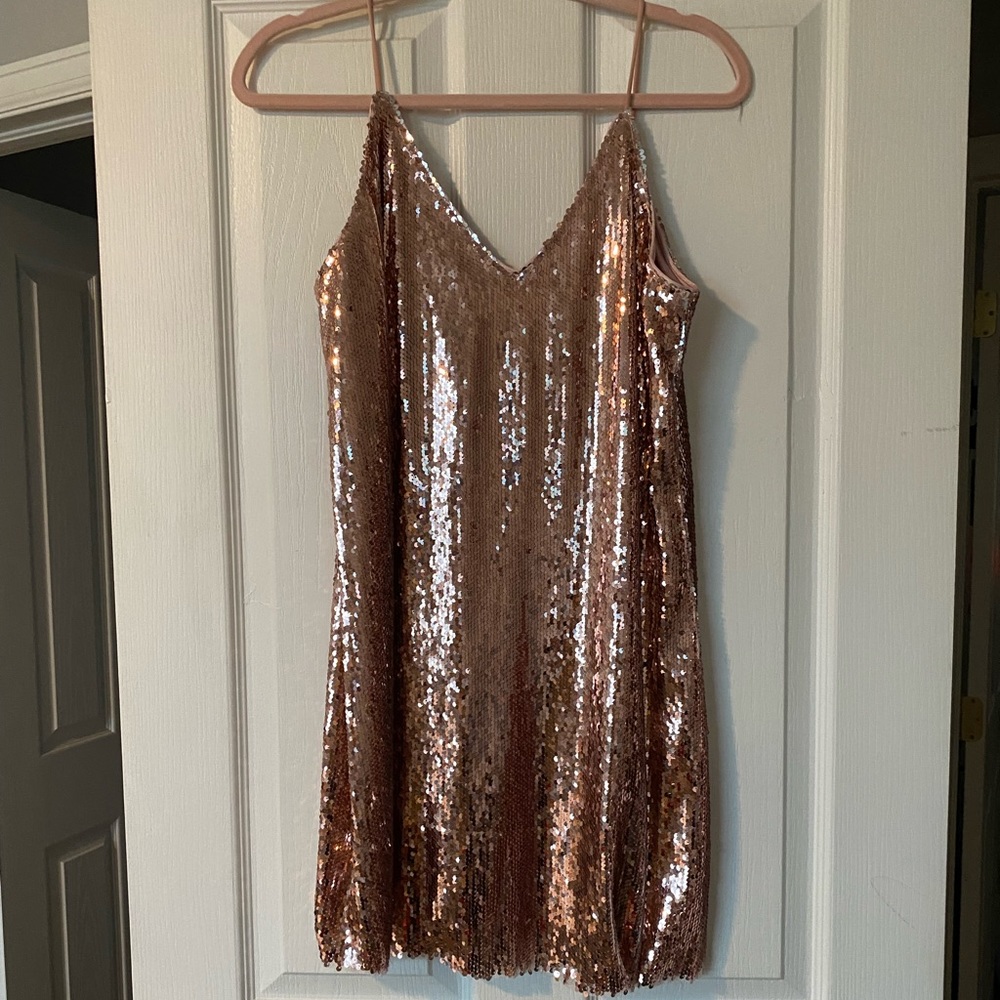 Pink sequins mini dress